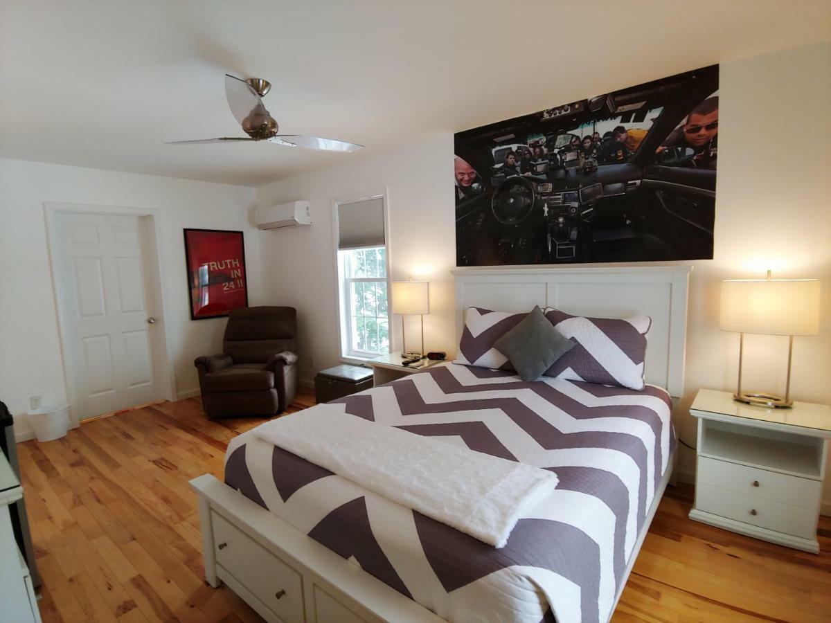 Apex Inn Bed And Breakfast 沃特金斯格伦 外观 照片